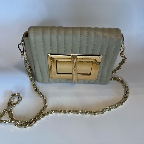Cream and Gold Crossbody Bag with Quilted Texture and Gold Clasp - Picture 3 of 10
